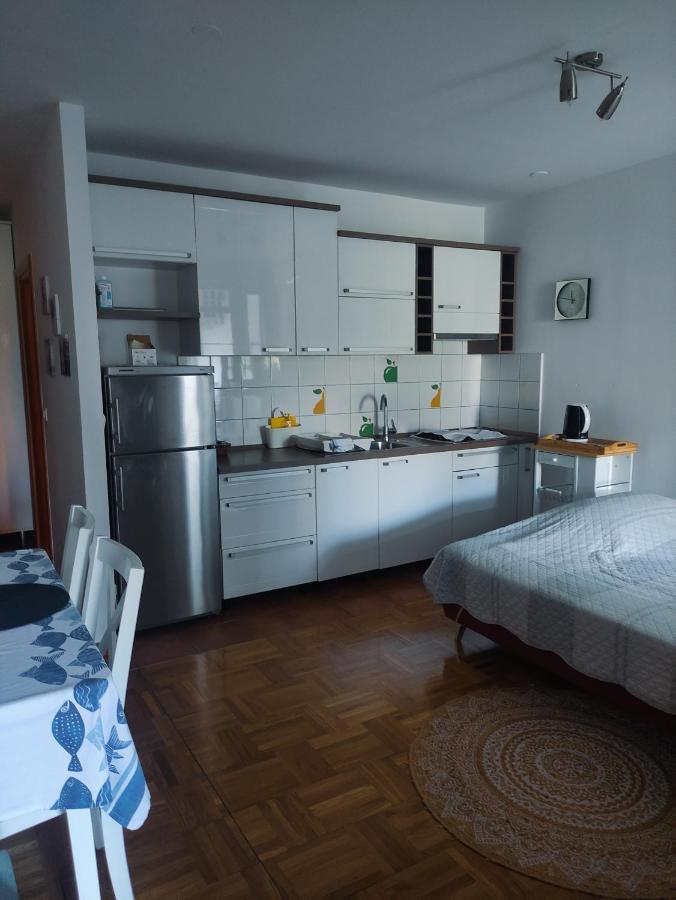Apartman Vesna 2 Persons Njivice Exterior photo